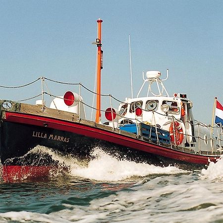 Reddingsboot Harlingen Boat Hotell Exteriör bild
